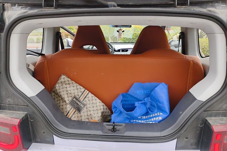 Used Chery QQ Ice Cream 2022 120km Conical Shape Lithium Iron Phosphate Trunk