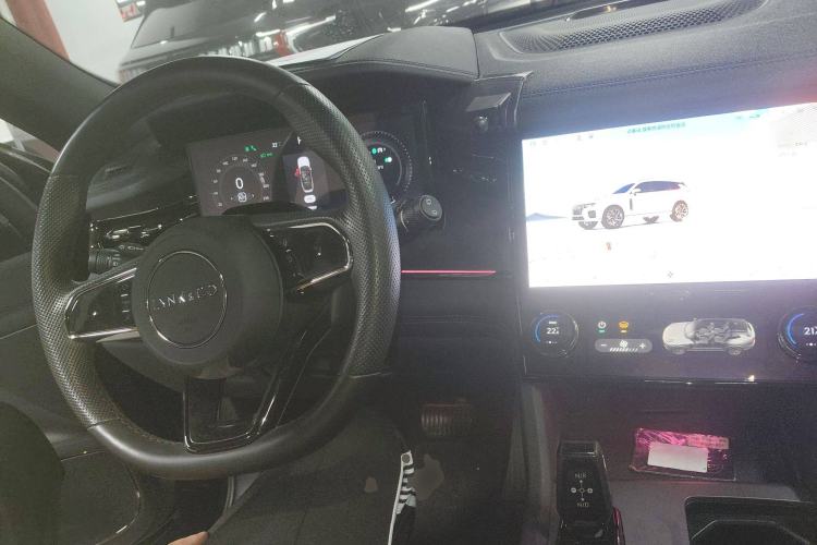 Used Lynk & Co 09 EM-P 2021 2.0T PHEV Halo Six-Seater
