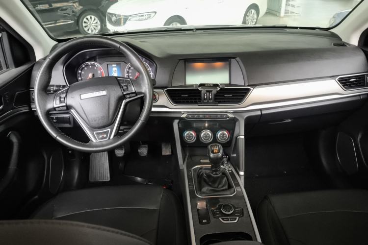Used Haval H6 2018 Red-Label Sport Version 1.5T Manual Two-Wheel Drive Elite Model Center Console
