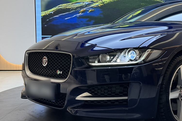 Used Jaguar XE 2017 2.0T 240 PS R-Sport

