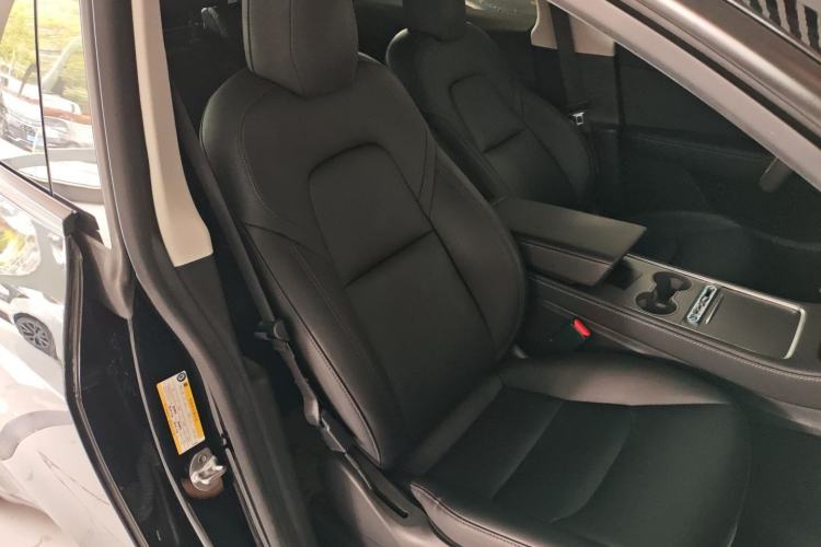 Used Tesla Model Y 2022 Long-Range All-Wheel-Drive Version