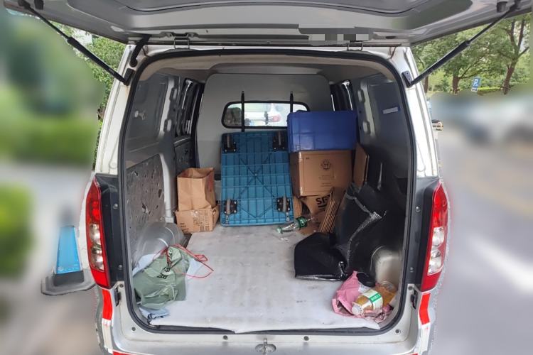 Used Wuling Hongguang V 2022 1.2L Jingqu Edition Window-Sealed Car with Hydraulic Power Steering LSI