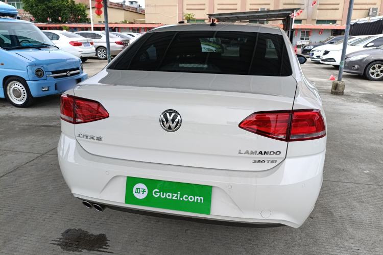 Used Volkswagen Lamando 2017 280TSI DSG Luxury Edition
