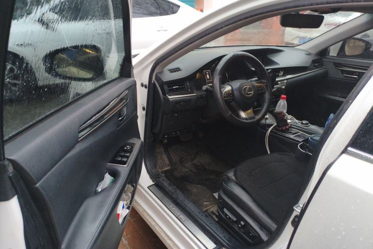 Used Lexus ES 2016 200 Midnight Special Limited Edition
