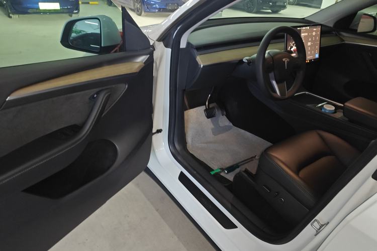 Used Tesla Model Y 2022 Rear-Wheel-Drive Version