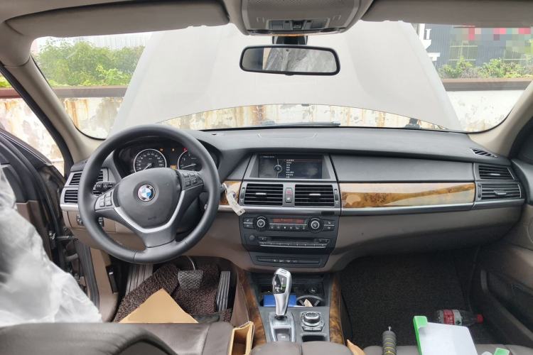 Used BMW X5 2011 xDrive35i Luxury Model Center Console