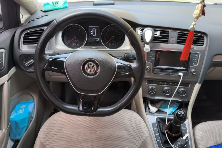 Used Volkswagen Golf 2016 230TSI Manual Comfort Version Steering Wheel