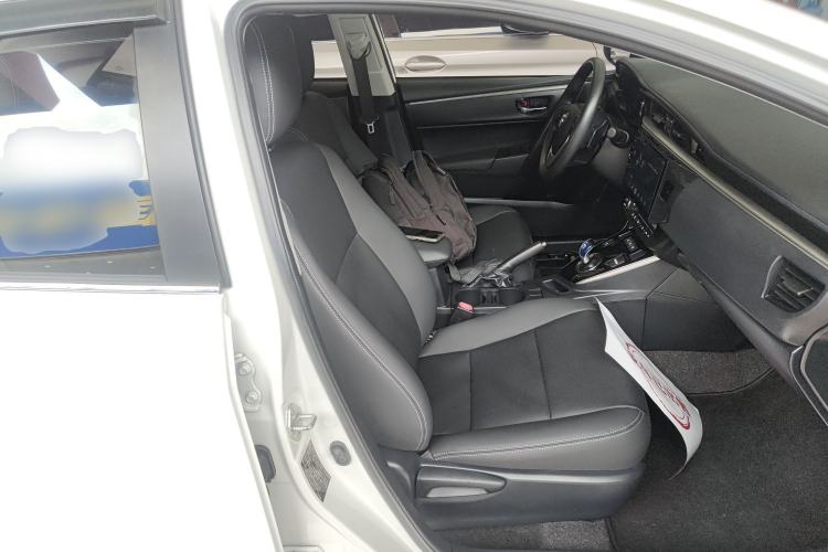 Used Toyota Levin 2016 Dual-Engine 1.8H GS E-CVT Elite Model with Sunroof Right Front Seat