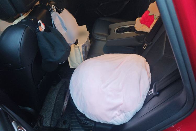 Used Porsche Macan 2020 Macan 2.0T Left Rear Seat