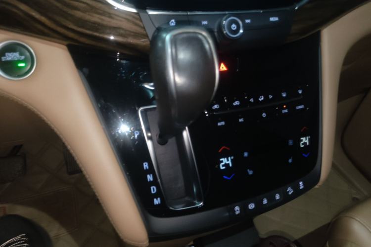 Used Buick GL8 2017 ES 28T Luxury Model China V Standard Gear Lever