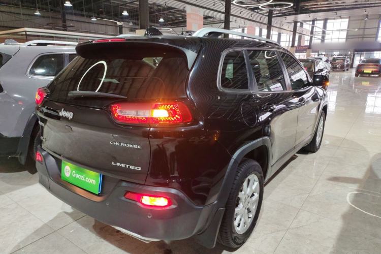 Used Jeep Cherokee 2017 2.4L Leading Edition