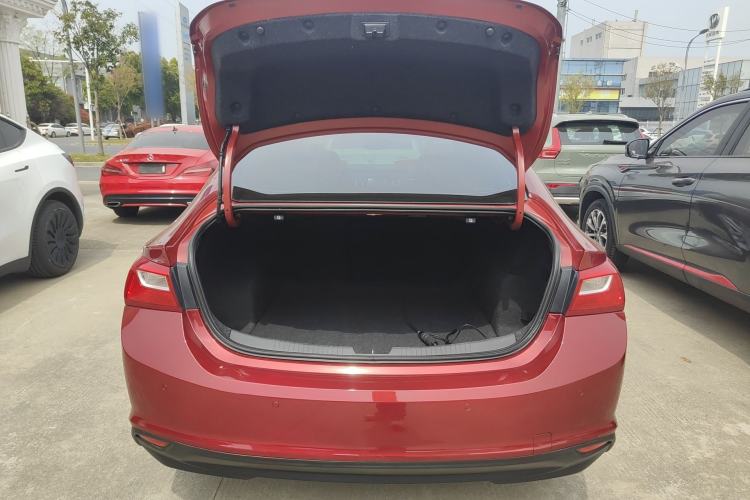 Used Chevrolet Malibu XL 2017 1.5T Automatic Ruichi Edition Trunk