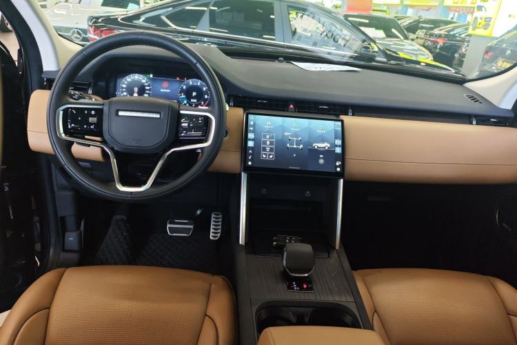 Used Land Rover Discovery Sport 2024 Luxury Custom Edition Center Console