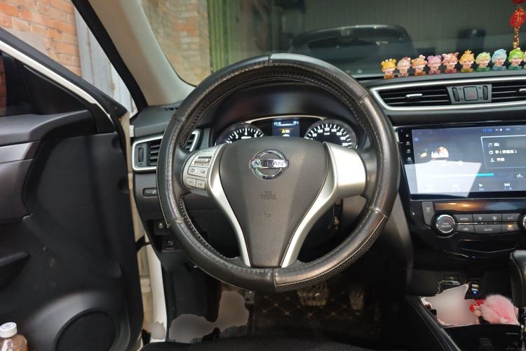 Used Nissan X-Trail 2015 2.0L CVT Comfort MAX Edition 2WD Steering Wheel