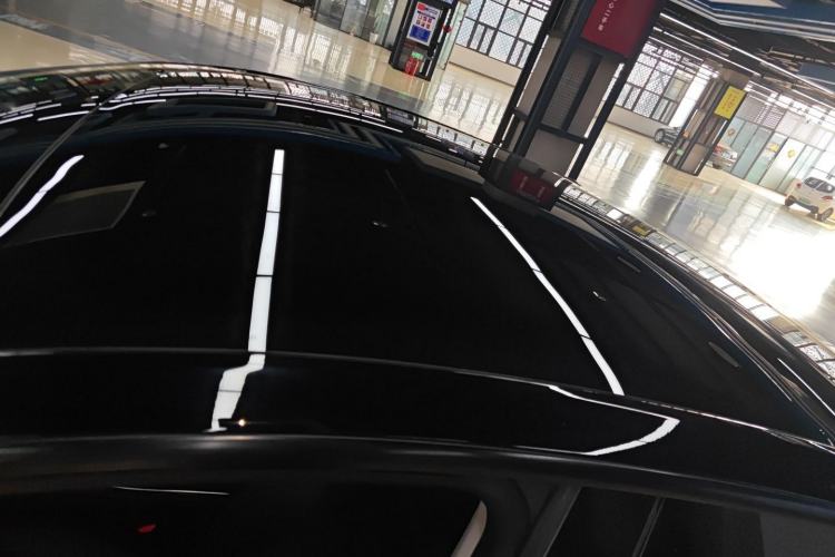 Used Tesla Model Y 2022 Rear-Wheel-Drive Version Roof