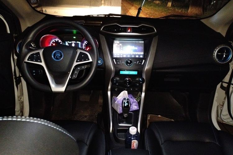 Used BYD Yuan New Energy 2019 EV360 Smart Connect Leading Model Center Console