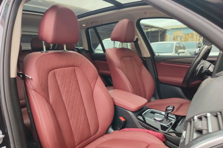 Used BMW X3 2022 xDrive30i Luxury Model M Night Sky Package Interior 9