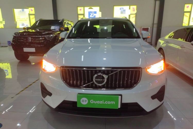 Used Volvo XC40 2024 B4 4x4 Smart Luxury Edition
