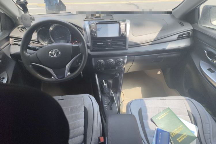 Used Toyota YARiS L Zhi Xuan 2015 1.5E Automatic Charm Edition
