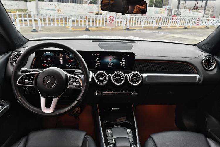 Used Mercedes-Benz GLB 2022 Refresh GLB 200 Dynamic Edition Interior 1