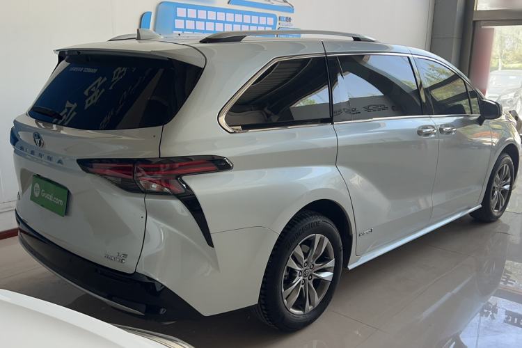 Used Toyota SIENNA 2024 2.5L Hybrid Comfort Edition Rear Right 45 Deg