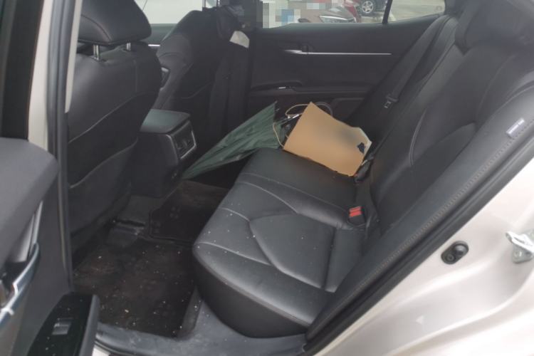 Used Toyota Camry 2023 2.0G Luxury Edition
