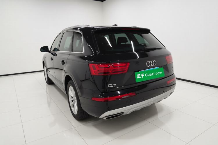 Used Audi Q7 2018 40 TFSI Comfort Model