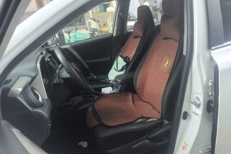 Used Toyota RAV4 2015 2.0L CVT Two-Wheel Drive Fashion Edition Left Front Seat