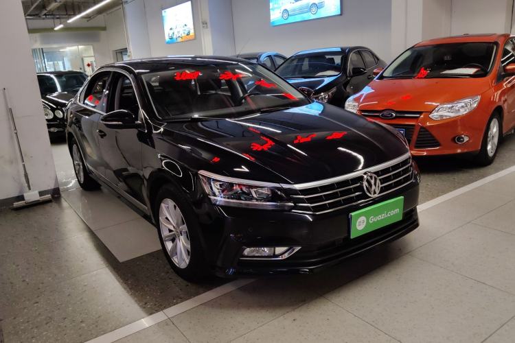 Used Volkswagen Passat 2017 280TSI DSG Luxury Edition Front Right 45 Deg