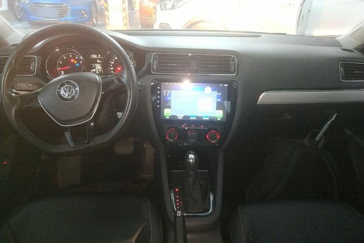 Used Volkswagen Sagitar 2015 1.6L Automatic Comfort Model
