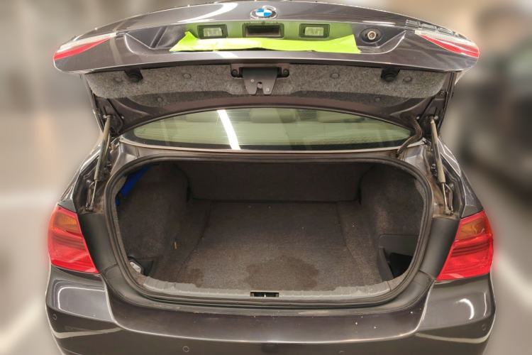 Used BMW 3 Series 2005 320i Fashion Model Trunk