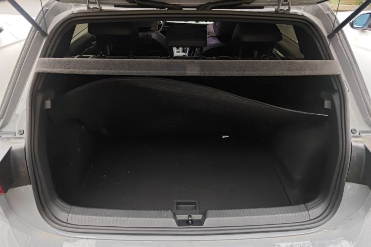 Used Volkswagen Golf 2023 Facelift 280TSI DSG R-Line Lite Trunk