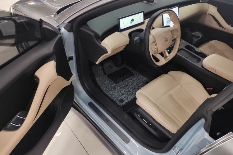 Used Nio ET5 2022 75 kWh Driver Seat