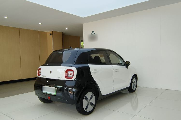 Used ORA Black Cat 2021 301 km Basic Version
