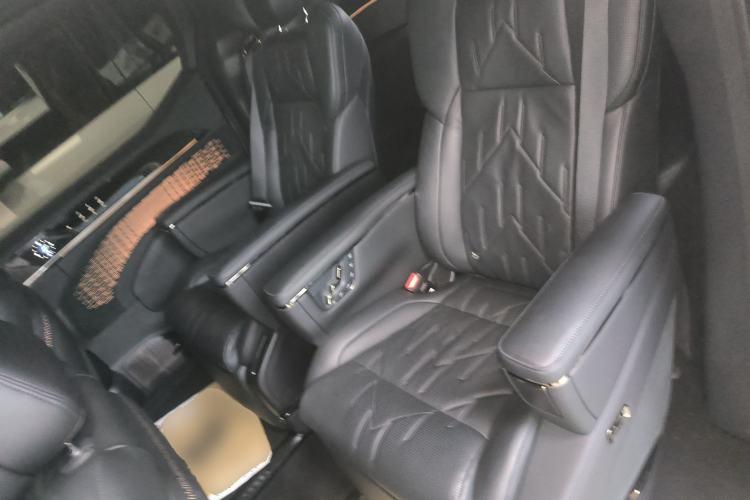 Used Zeekr 009 2024 7-Seater Walk-Through Version Four-Wheel Drive 108 kWh
