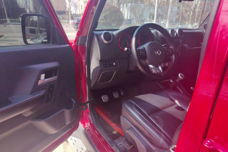 Used BAIC Off-Road BJ40 2016 40L 2.0T Manual All-Wheel Drive Prestige Edition
