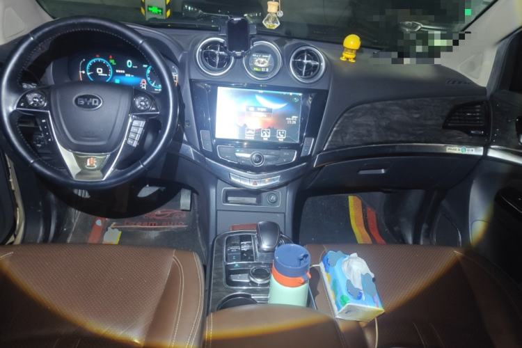 Used BYD Tang New Energy 2015 2.0T Four-Wheel-Drive Flagship Model Center Console