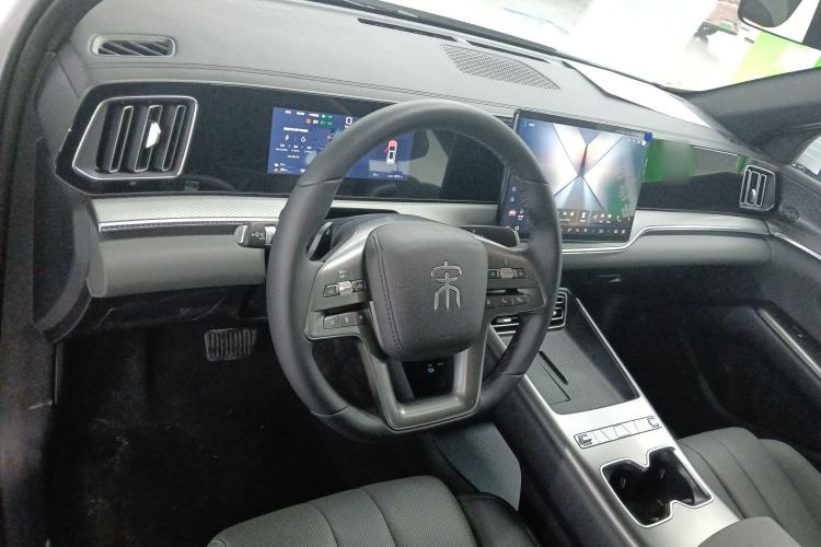 Used BYD Song Pro New Energy 2026 Model DM-i 133KM Superior Version Center Console