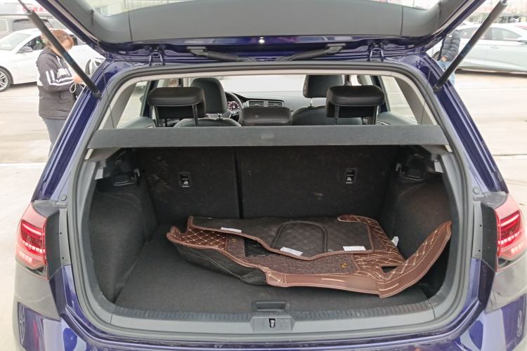 Used Volkswagen Golf 2020 Zhiai Edition 280TSI DSG Luxury Model Trunk