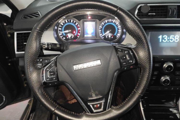 Used Haval H2 2016 Red-Label 1.5T Manual Two-Wheel Drive Luxury Model Steering Wheel