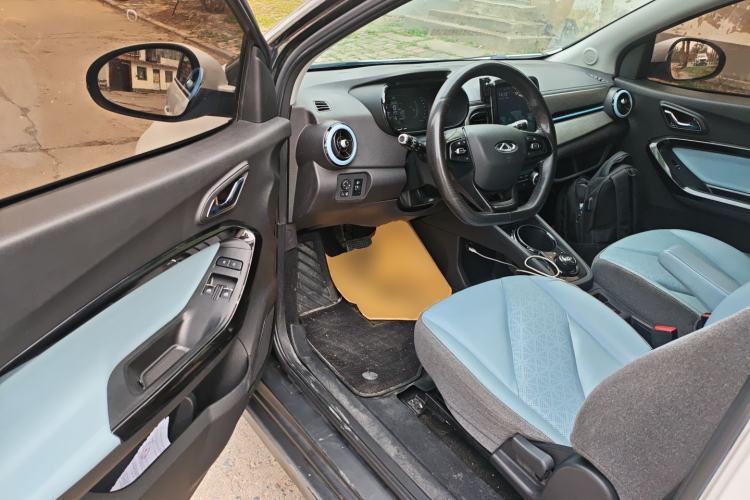 Used Chery QQ Little Ant 2022 Restyled Version Sweet Pink Edition Half-Sugar Version 30.6 kWh 30 kW 301 km Driver Seat