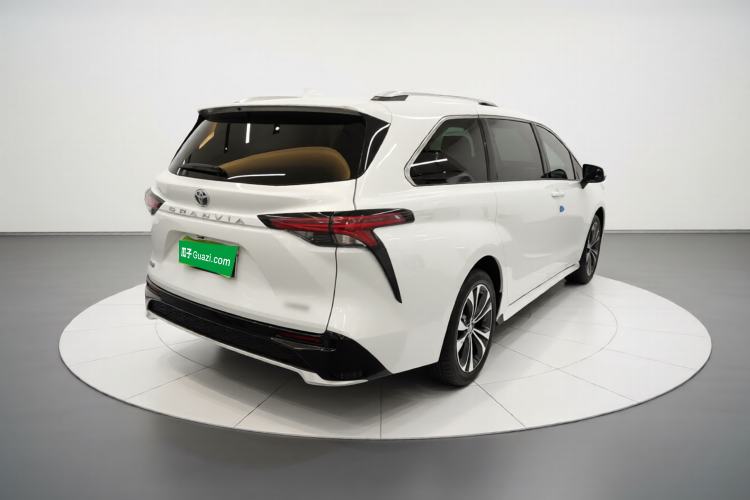 Used Toyota Granvia 2023 2.5L Hybrid Flagship VIP Edition Rear Right 45 Deg
