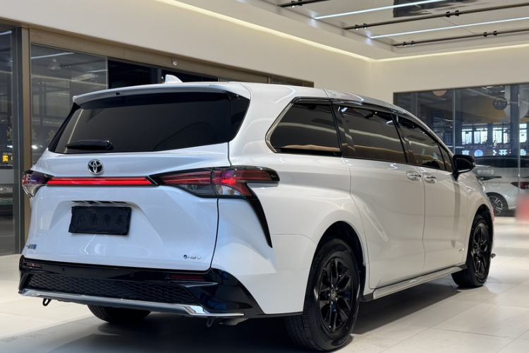 Used Toyota Granvia 2024 2.5L Hybrid Comfort Edition