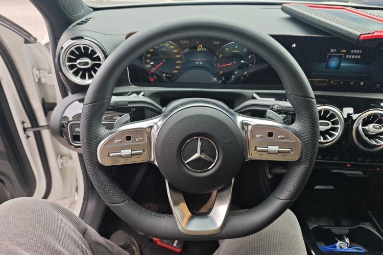 Used Mercedes-Benz A-Class 2020 Restyled A 200 L Sport Sedan Fashion Version Steering Wheel