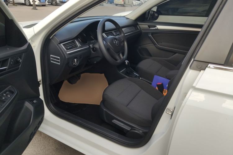 Used Volkswagen Bora 2016 1.6L Automatic Fashion Model