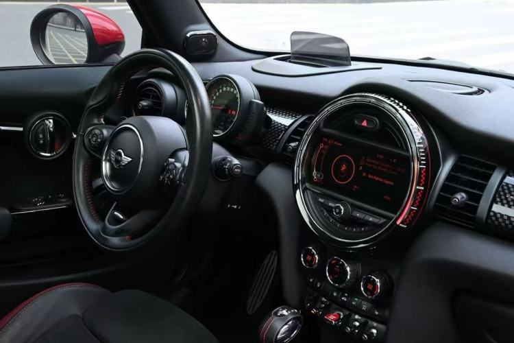 Used MINI JCW 2017 2.0T JOHN COOPER WORKS Avant-Garde Center Console