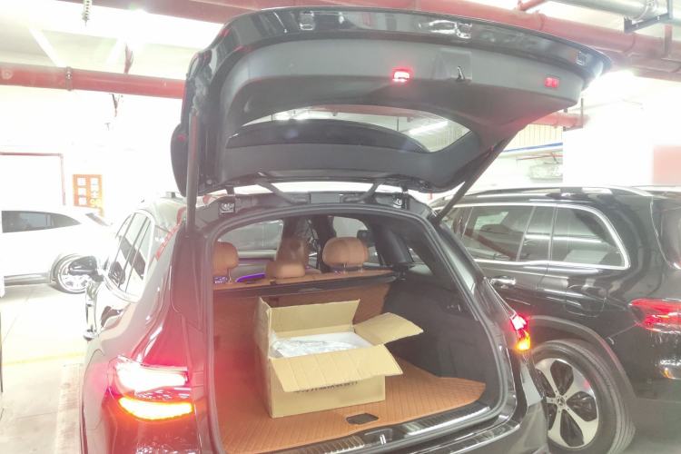 Used Mercedes-Benz GLC 2024 Facelifted GLC 260 L 4MATIC Luxury Version 5 Seats