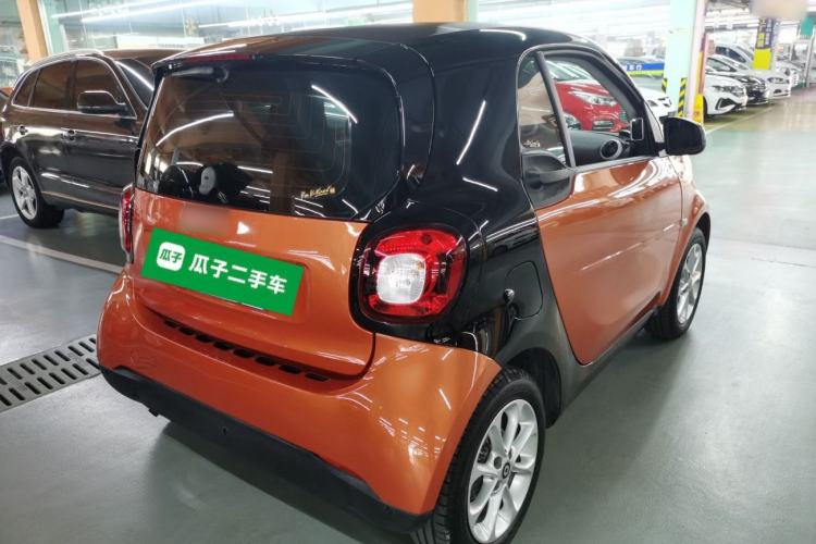Used smart fortwo 2015 1.0L 52 kW hardtop Dynamic version