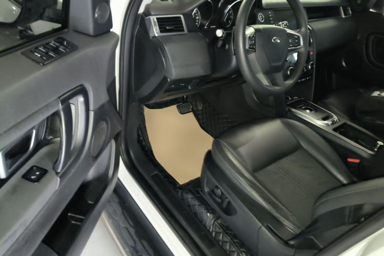 Used Land Rover Discovery Sport 2018 240 PS PURE Edition Driver Seat