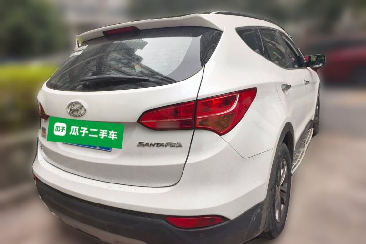 Used Hyundai Santa Fe 2015 2.4L Automatic Two-Wheel Drive Smart Version 5 Seats
